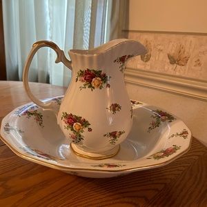Old Country Roses - Large Water Pitcher and Wash Basin Bowl